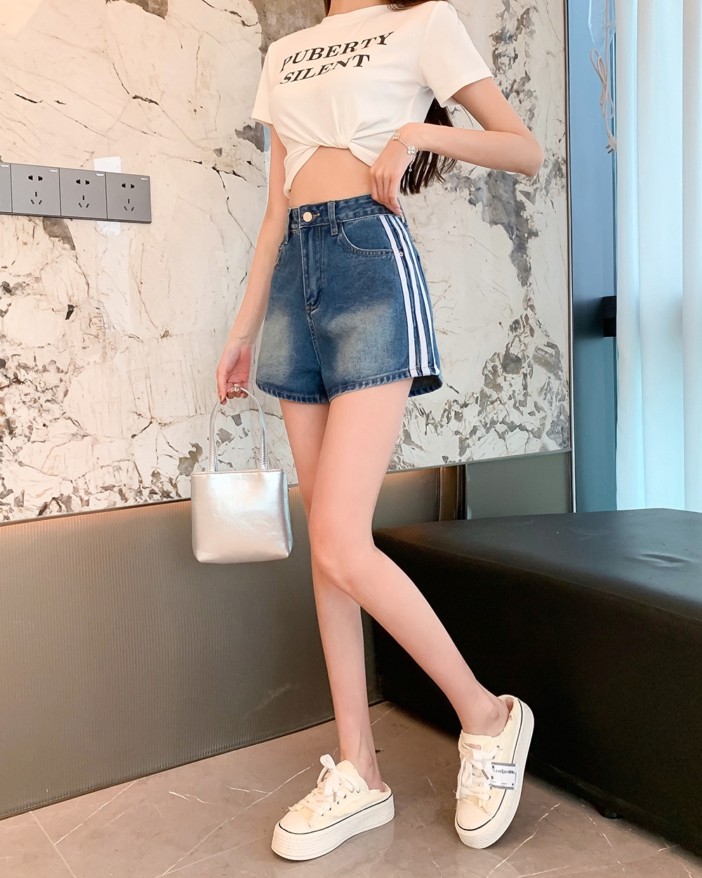 Wide leg slim retro stripe denim loose shorts for women