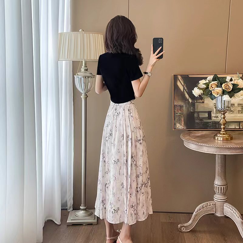 Floral short skirt summer black T-shirt 2pcs set for women