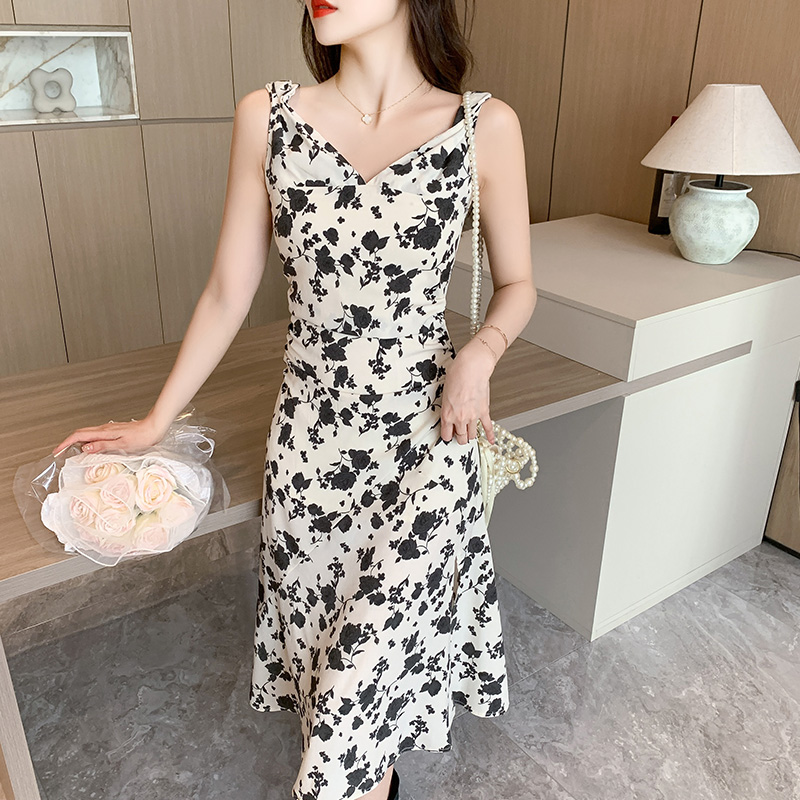 V-neck light romantic printing ink dress for women