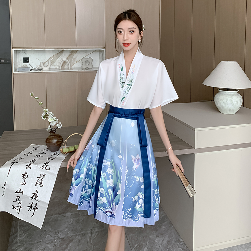 Small fellow shirt summer horse-face skirt a set