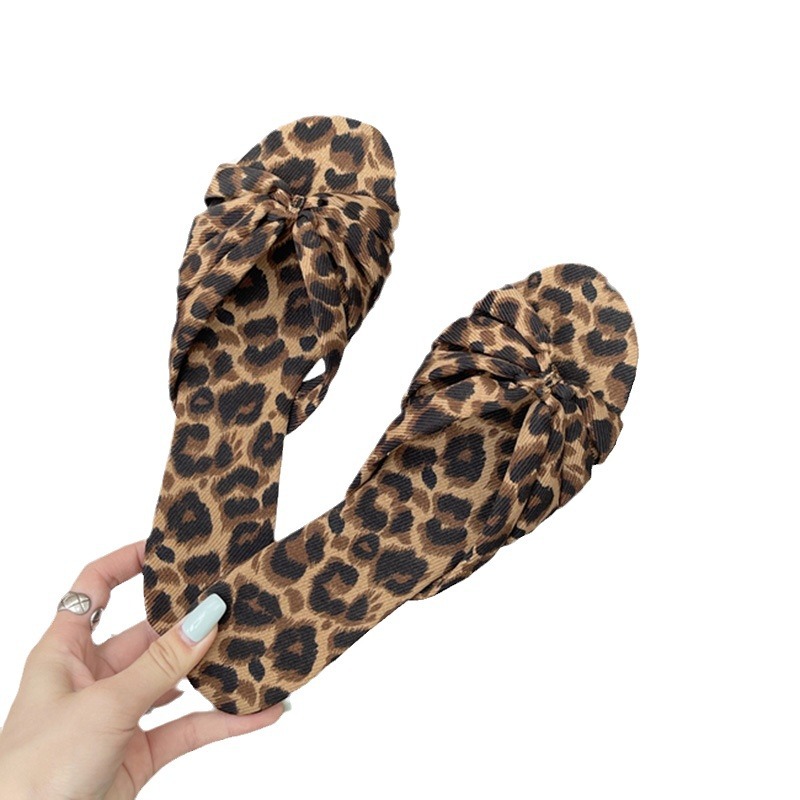 Sandy beach flat summer slippers Casual large yard sandals