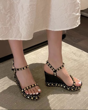 Summer thick crust shoes rivet cingulate sandals for women