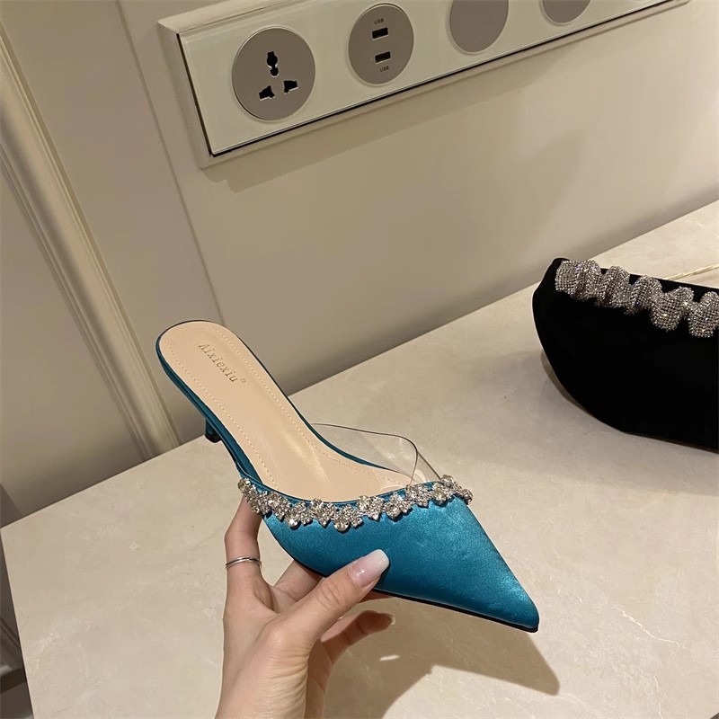 Transparent plastic rhinestone fashion slippers