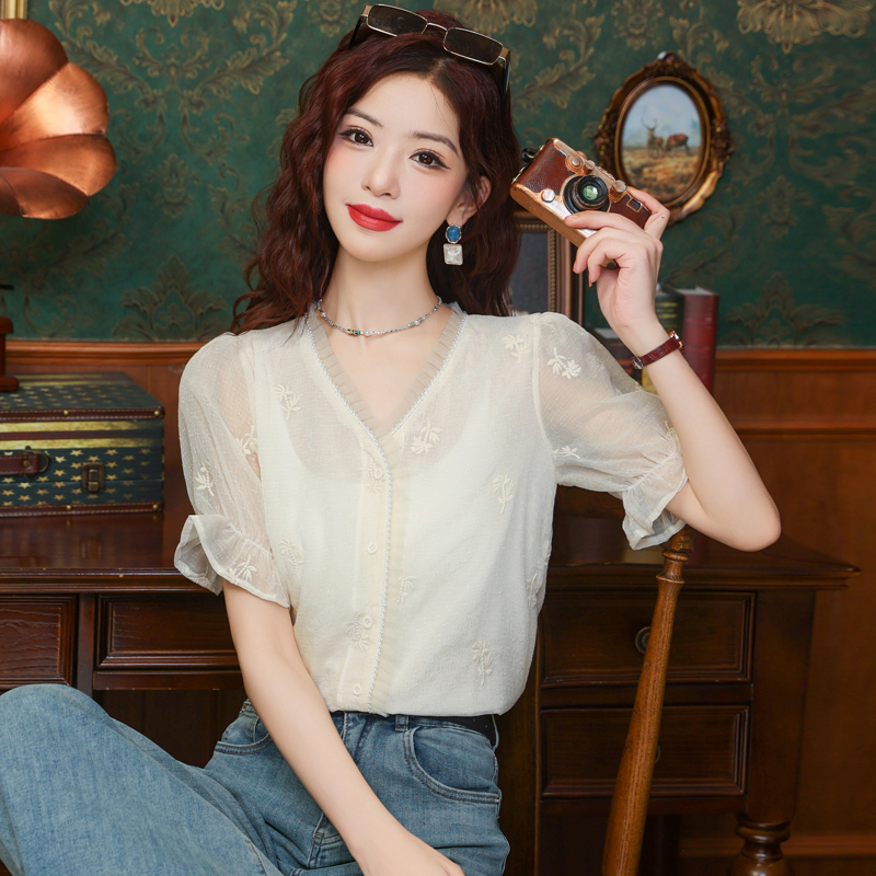 Summer V-neck puff sleeve tops lace chiffon niche shirt