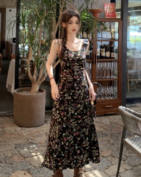 Temperament sling retro black floral slim dress