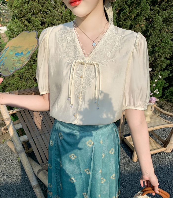 Retro puff sleeve shirt Chinese style embroidery small shirt