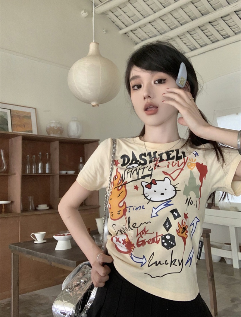 Cat short sleeve bottoming oxytropis slim apricot T-shirt