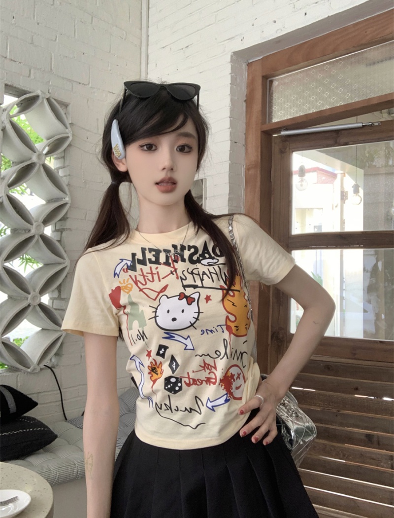 Cat short sleeve bottoming oxytropis slim apricot T-shirt