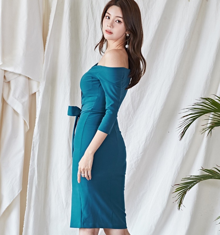 Korean style fashion sexy temperament flat shoulder dress