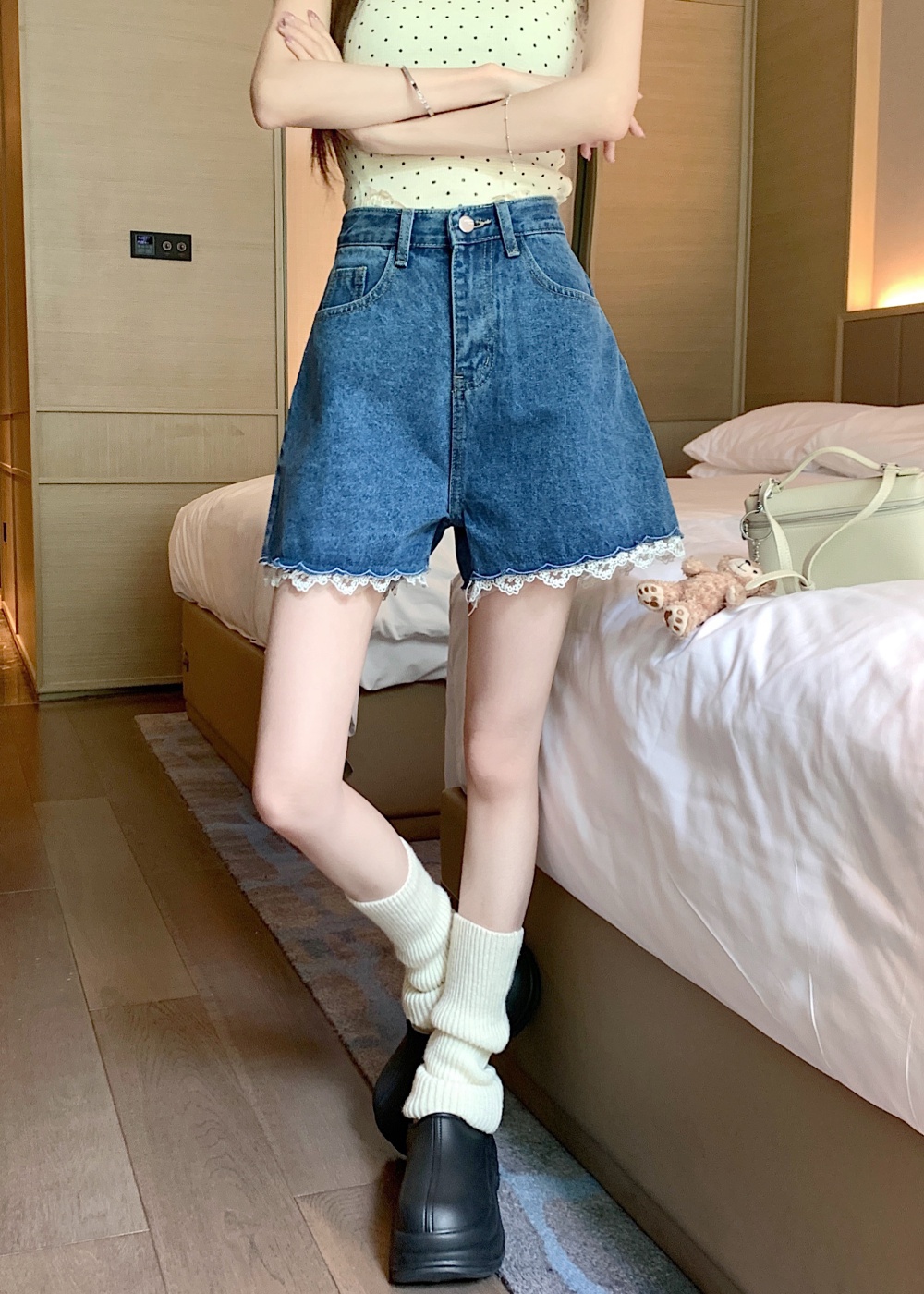 Korean style retro jeans embroidery splice shorts for women