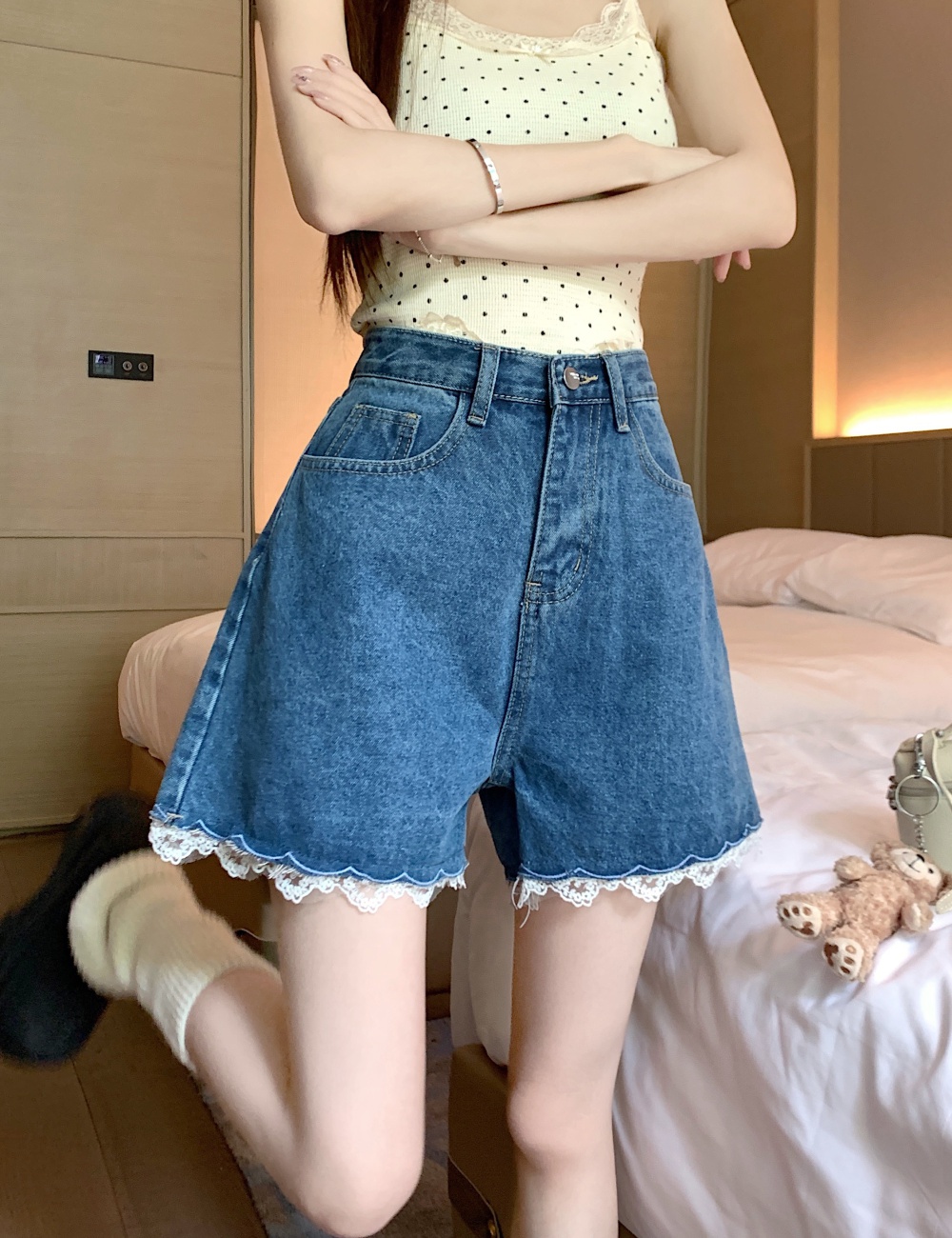 Korean style retro jeans embroidery splice shorts for women