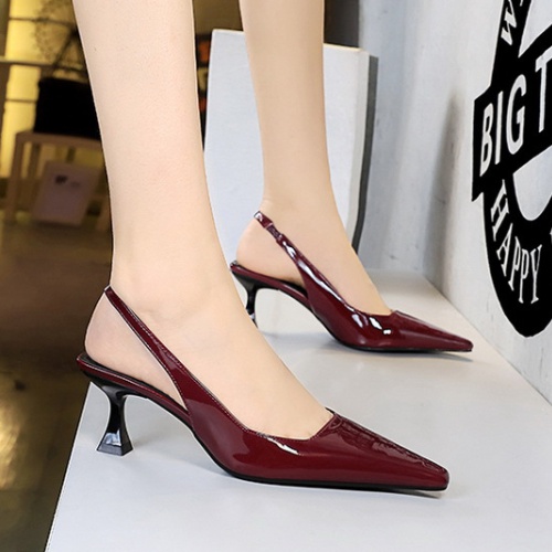 Simple European style low hollow shoes for women