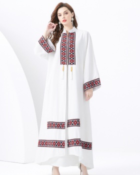 Retro long vacation smock court style embroidery robe 2pcs set