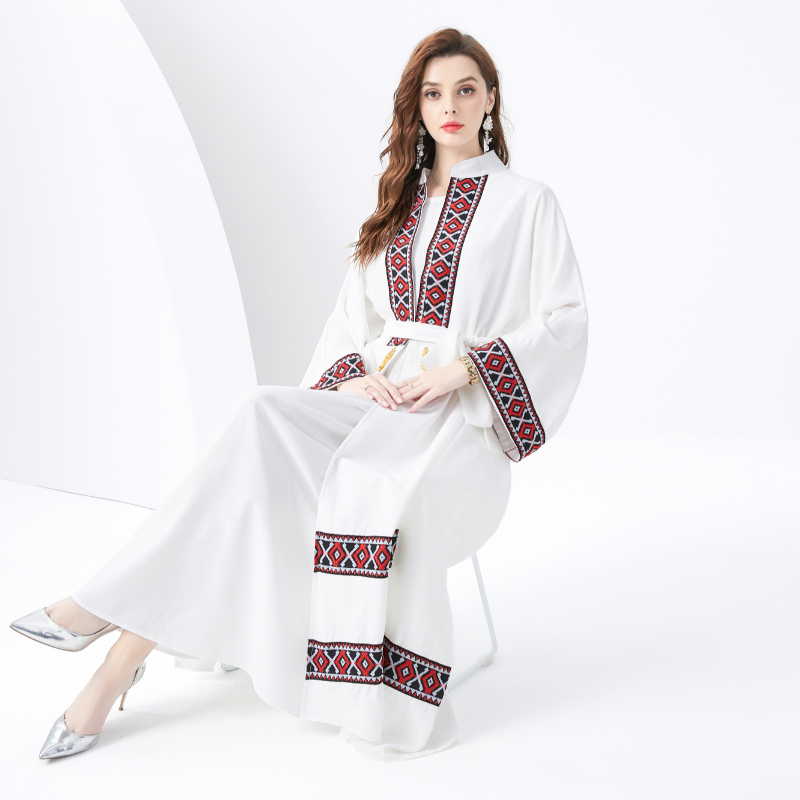 Retro long vacation smock court style embroidery robe 2pcs set