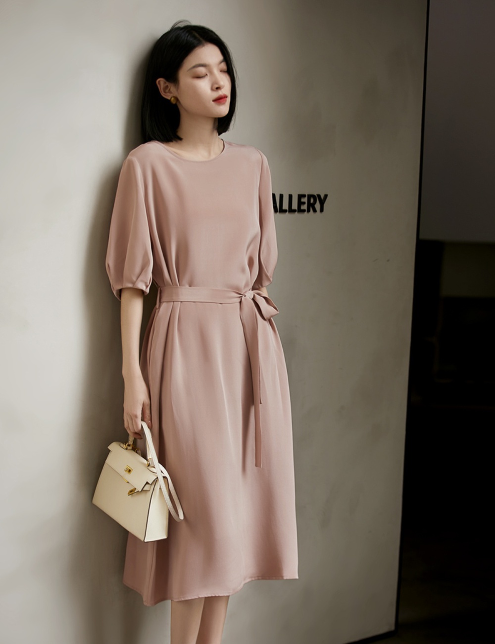 Round neck silk classic frenum short sleeve dress