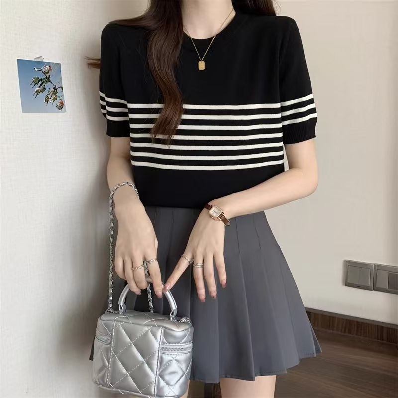 Short sleeve thin T-shirt summer sweater for women