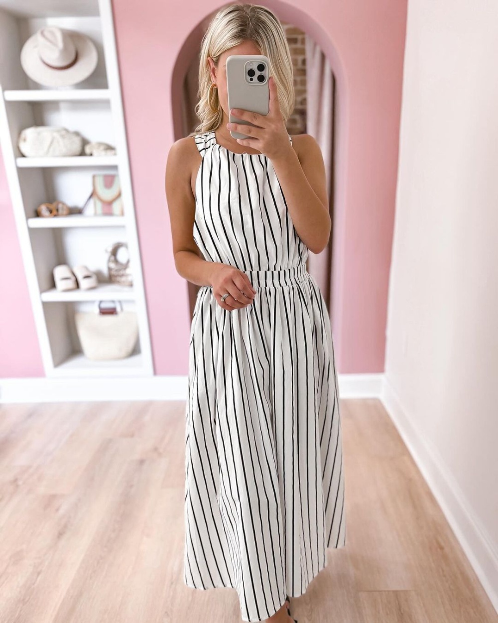 Cross shoulder strap round neck dress