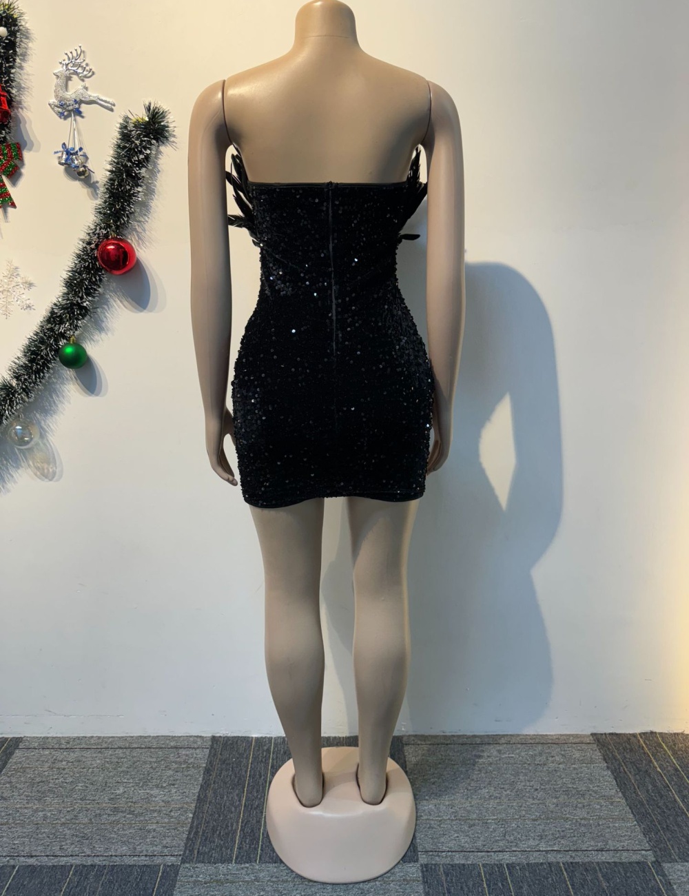 Package hip short sexy wrapped chest sequins V-neck dress