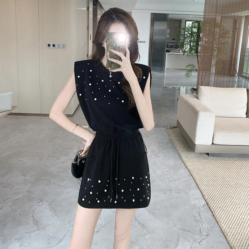 Sleeveless short skirt beading tops a set for women