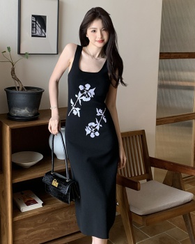 Knitted Chinese style vest slim inside the ride long dress