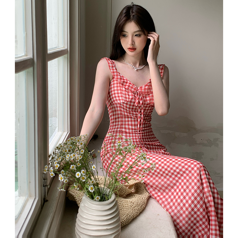 Summer pinched waist slim red sling vacation plaid dress for women