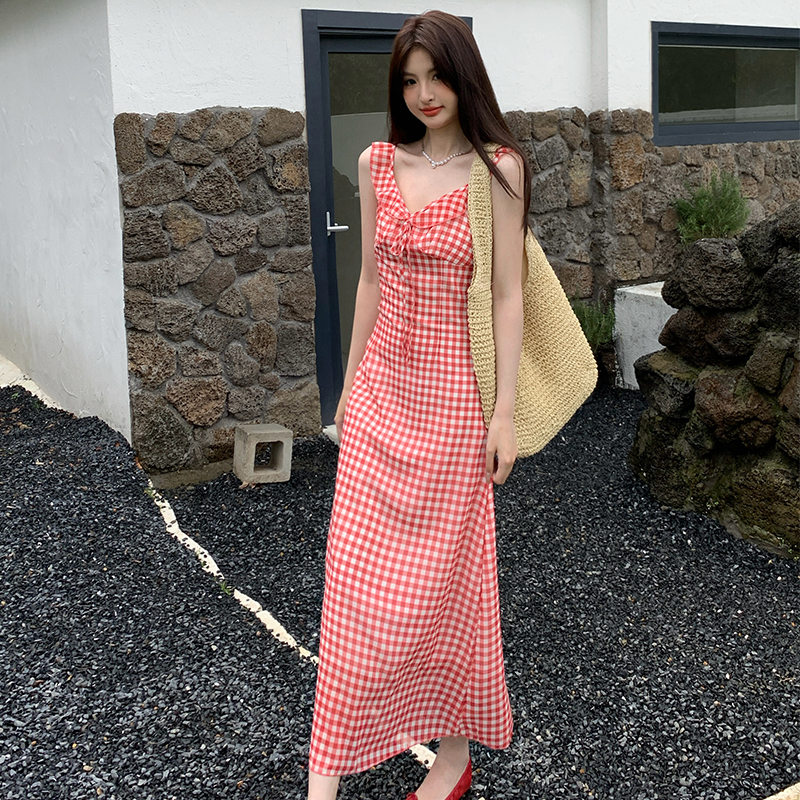 Summer pinched waist slim red sling vacation plaid dress for women