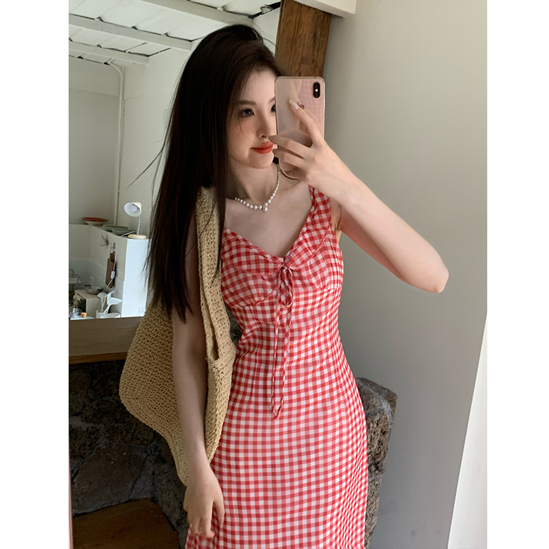 Summer pinched waist slim red sling vacation plaid dress for women