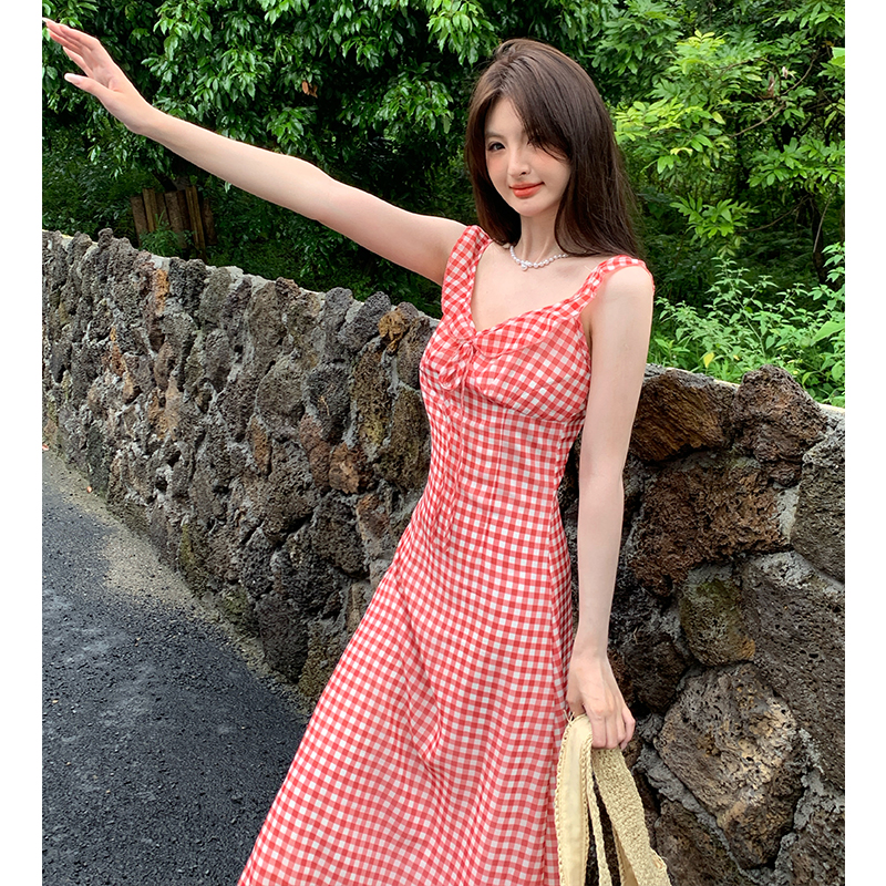 Summer pinched waist slim red sling vacation plaid dress for women