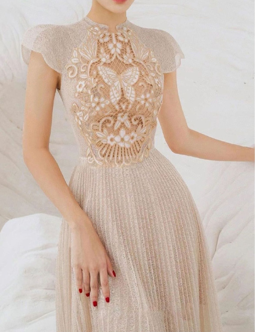 Summer pleated niche lace dress