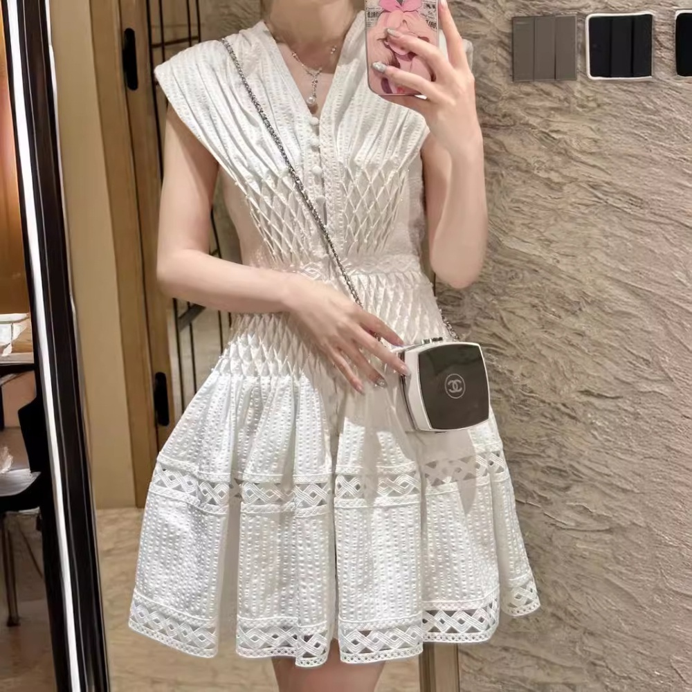 Small fellow niche elegant V-neck white vacation dress