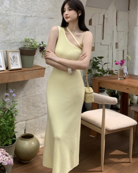 Knitted sloping shoulder enticement dress for women