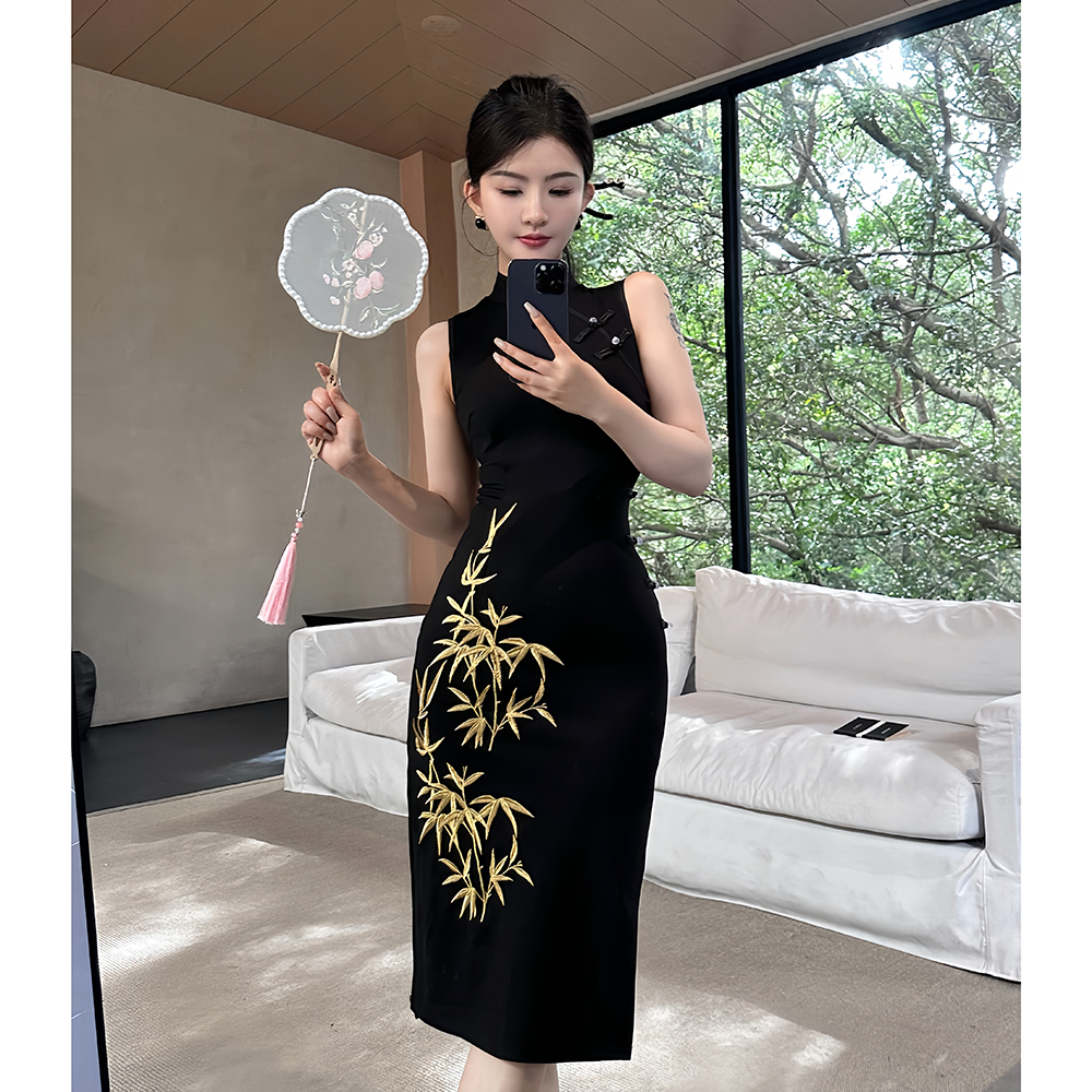 Package hip long cheongsam embroidery dress for women