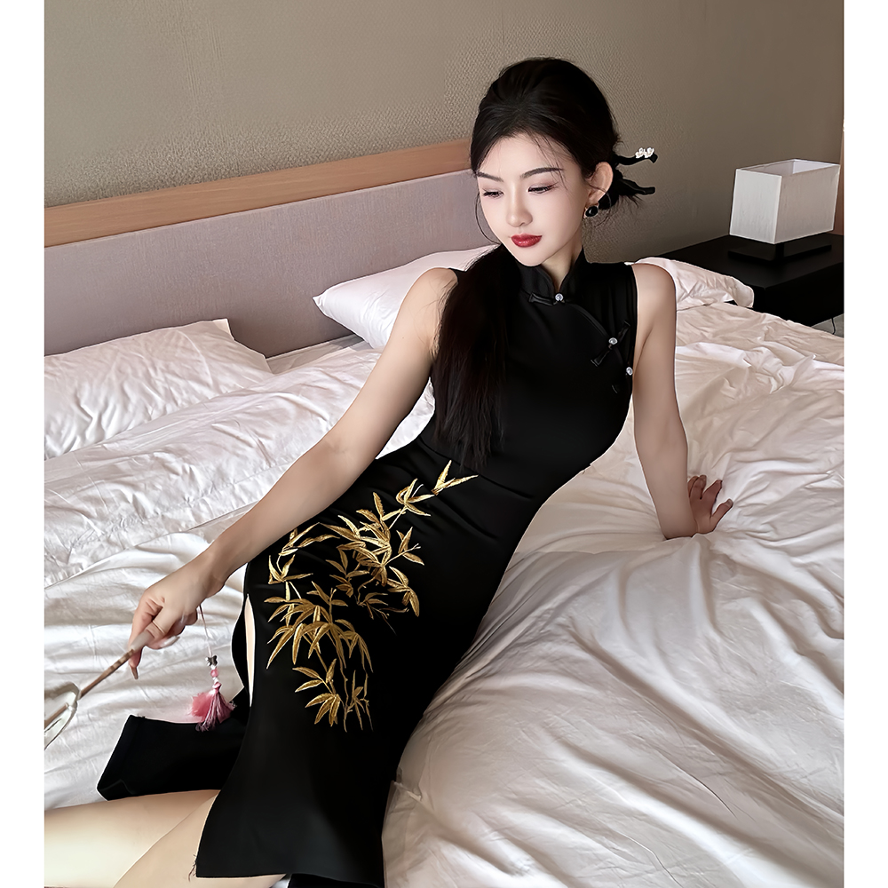 Package hip long cheongsam embroidery dress for women