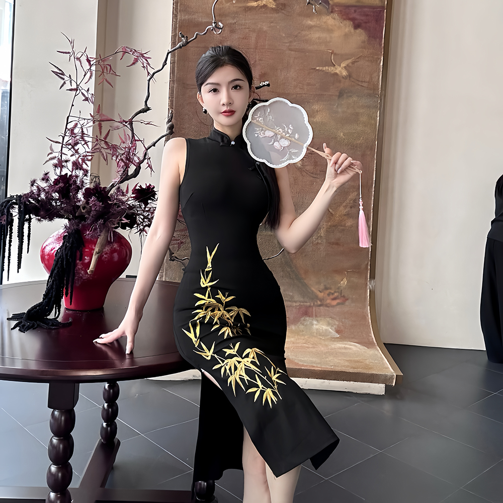 Package hip long cheongsam embroidery dress for women