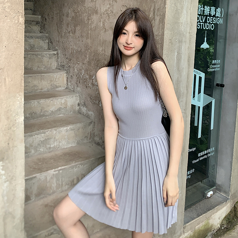 Slim small fellow vest gray pleated dress for women