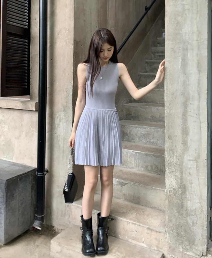 Slim small fellow vest gray pleated dress for women