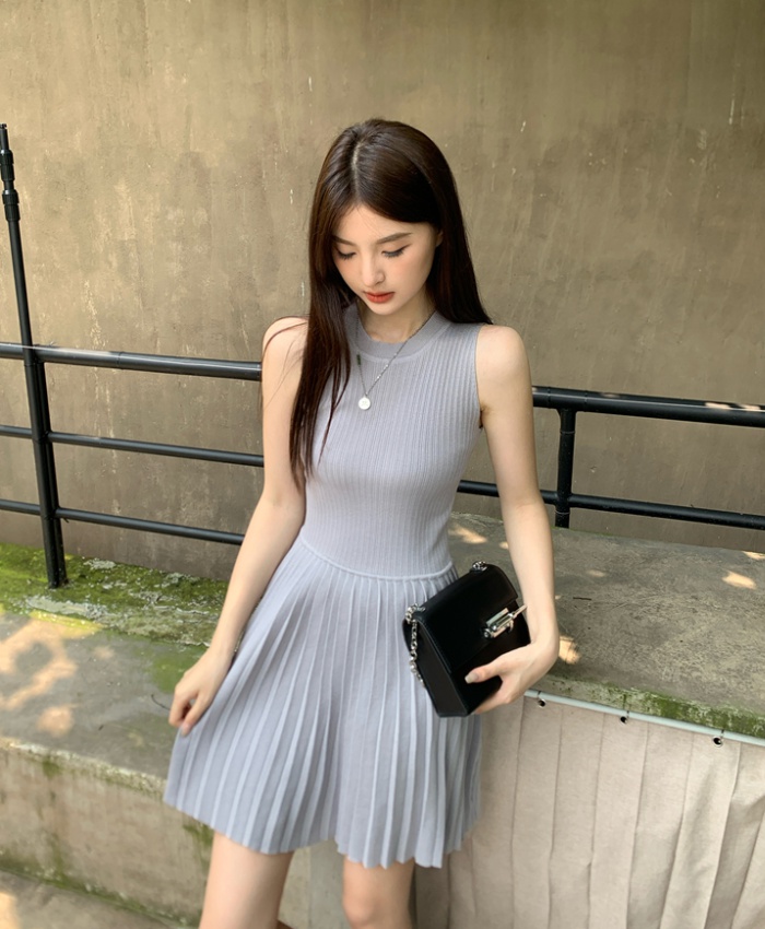 Slim small fellow vest gray pleated dress for women