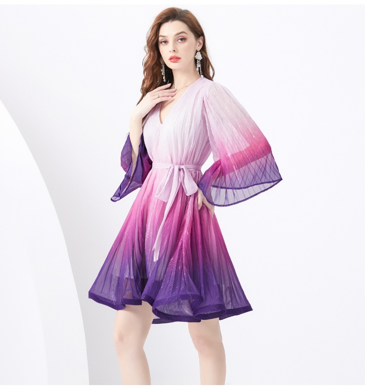 Gradient short trumpet sleeves printing V-neck dress