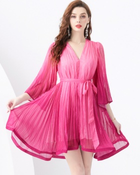 Mini V-neck trumpet sleeves pleated wavy edge dress