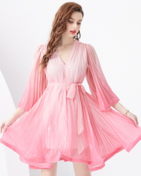 V-neck trumpet sleeves mini gradient wavy edge vacation dress