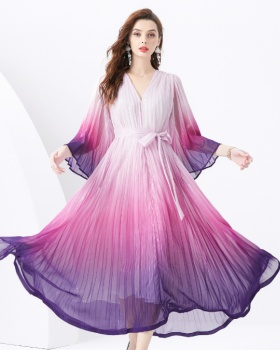 Vacation wavy edge long pleated trumpet sleeves V-neck dress