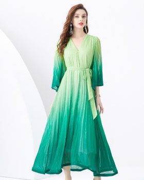 Long trumpet sleeves gradient pleated vacation dress