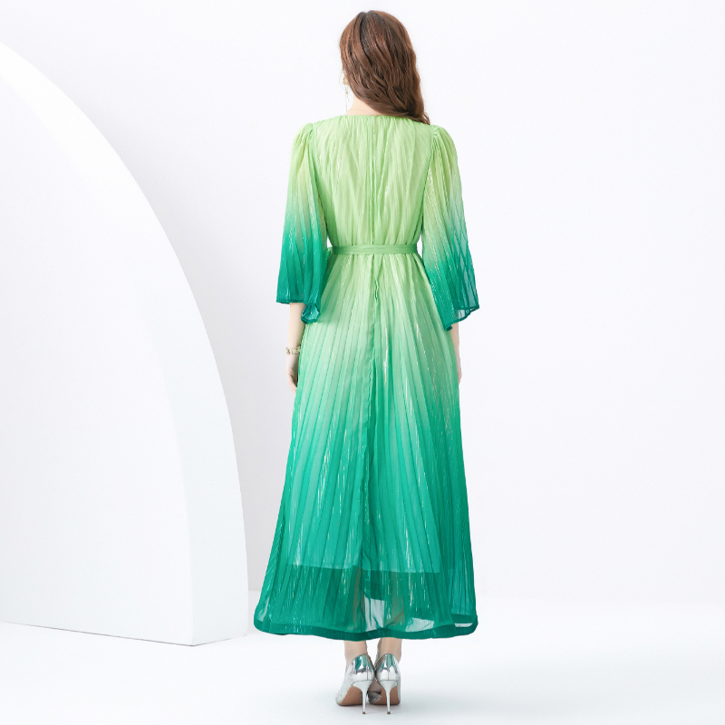 Long trumpet sleeves gradient pleated vacation dress