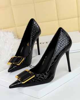 Pointed high-heeled shoes stone pattern shoes for women