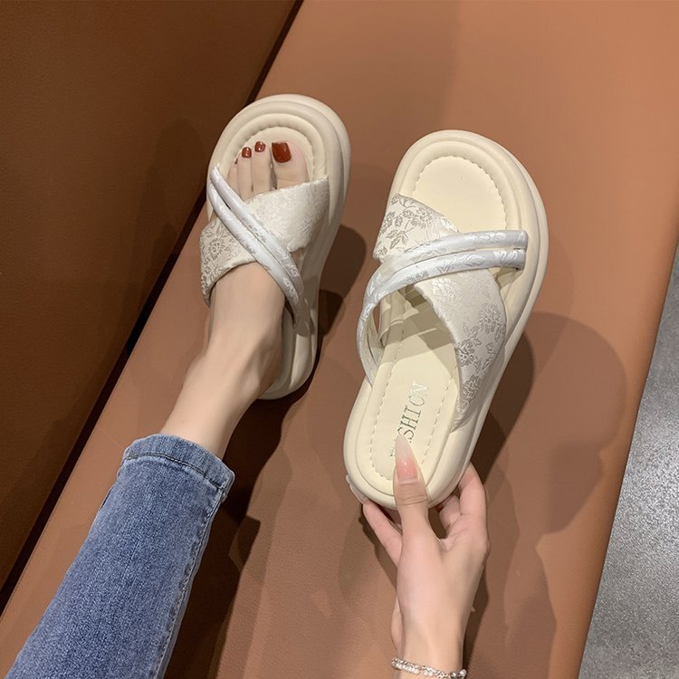 Lady summer shoes sandy beach slippers for women