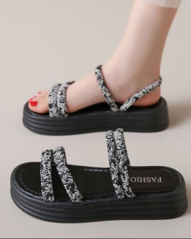 Thick crust summer slippers wears outside sandals for women