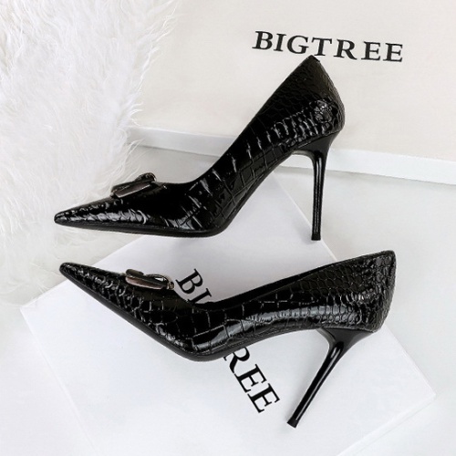 Patent leather shoes low high-heeled shoes for women