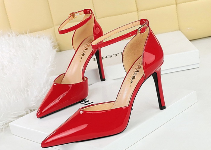 European style glossy simple patent leather sandals