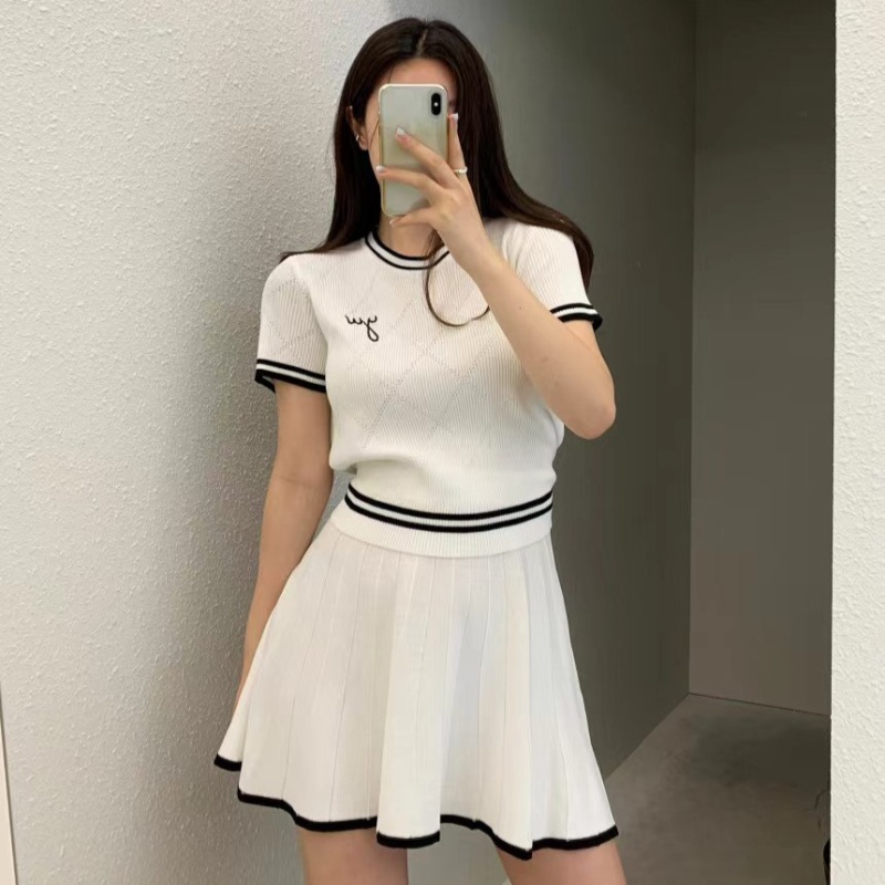 Short sleeve short skirt Korean style tops a set