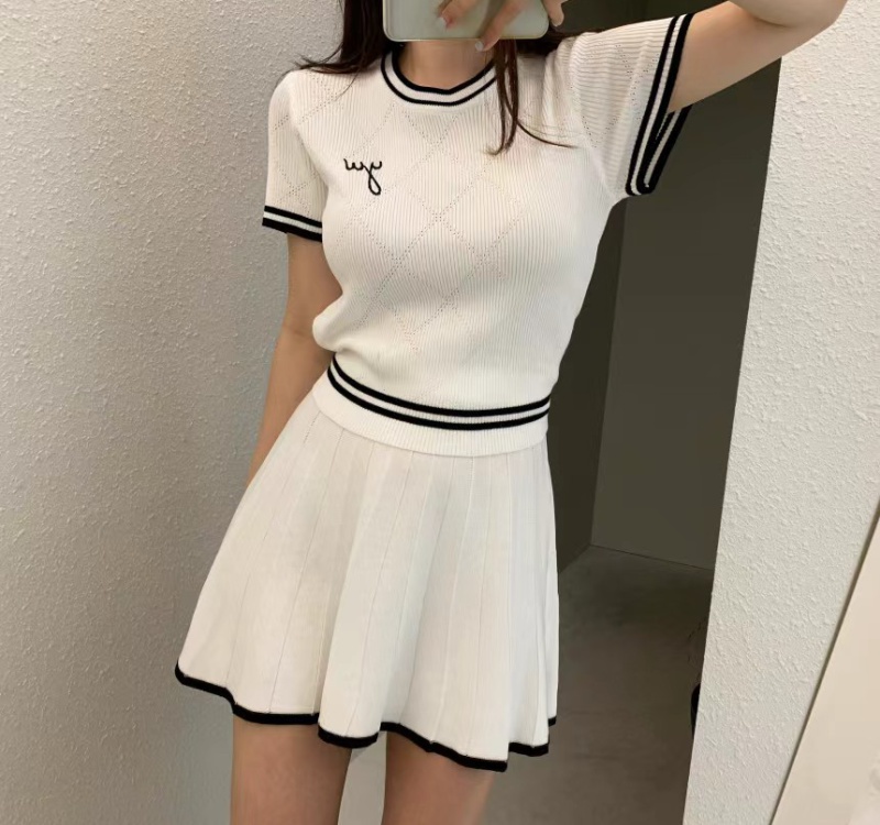 Short sleeve short skirt Korean style tops a set